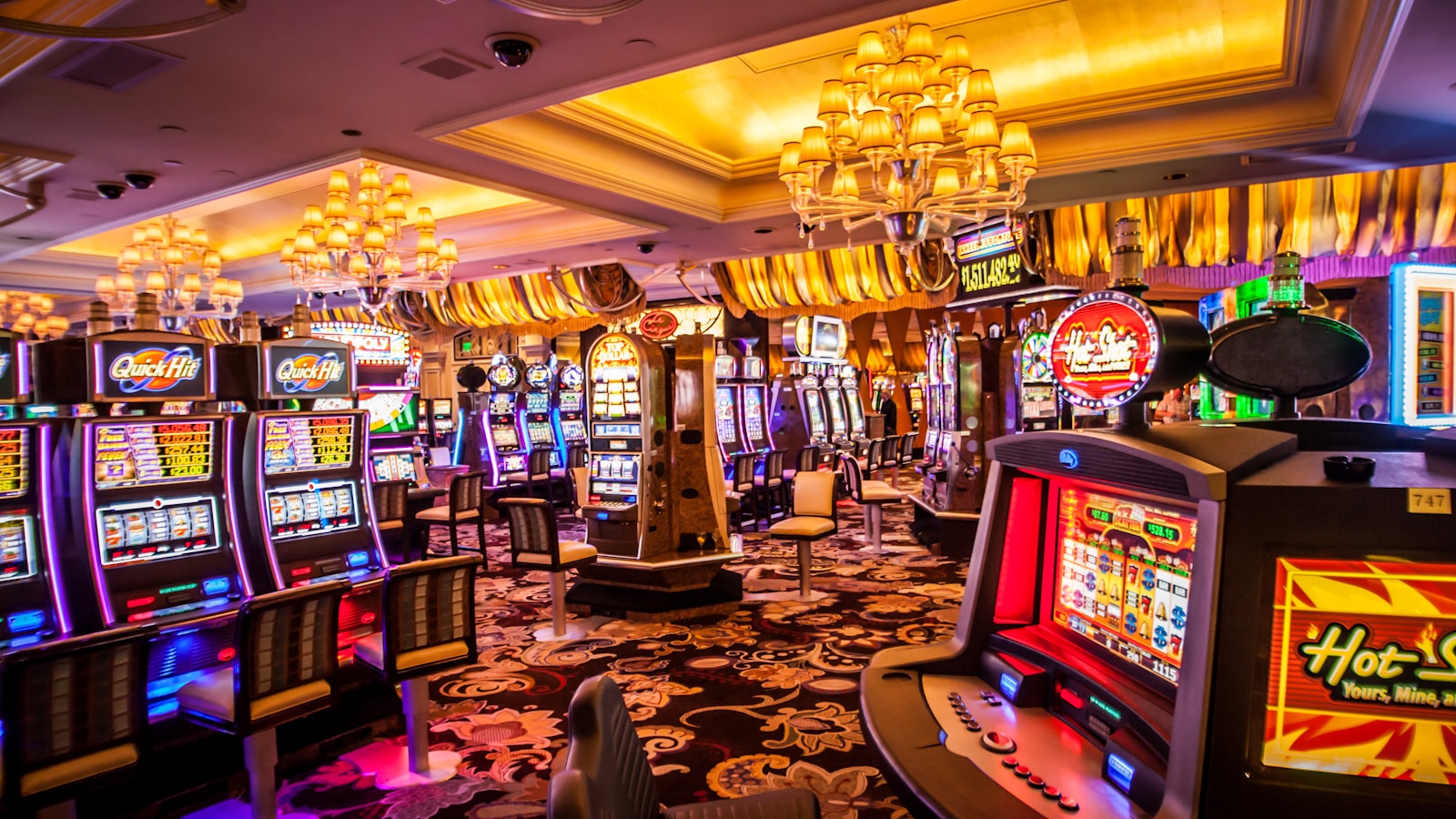 Không gian máy trò chơi tại casino thực tế